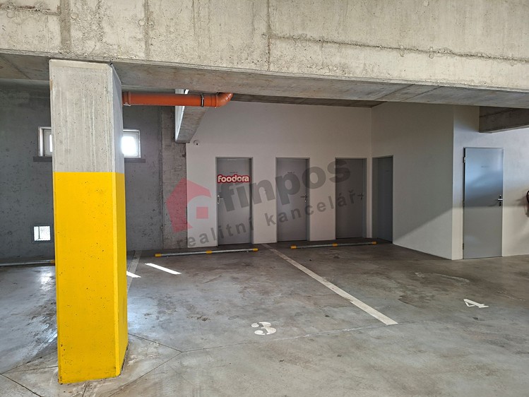 Pronájem garážového stání 12 m² - foto 3
