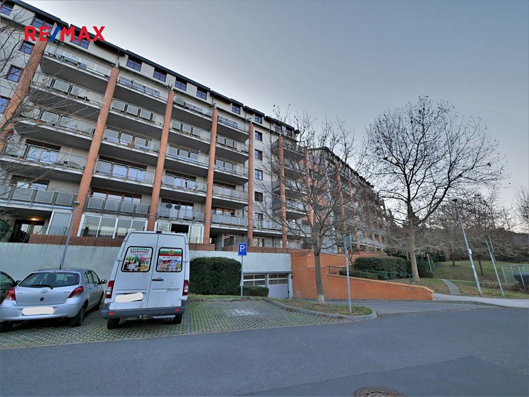 Pronájem garážového stání 16 m² - foto 4