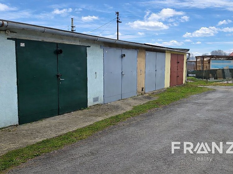 Pronájem garáže 20 m² - foto 1