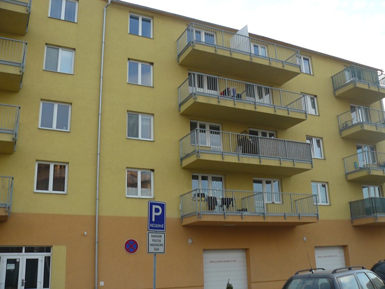 Pronájem garážového stání 14 m² - foto 3