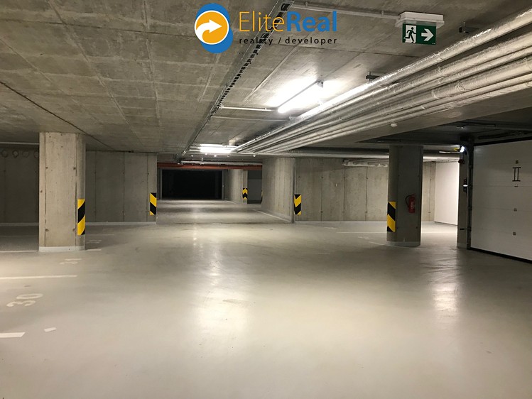 Pronájem garážového stání 14 m² - foto 3