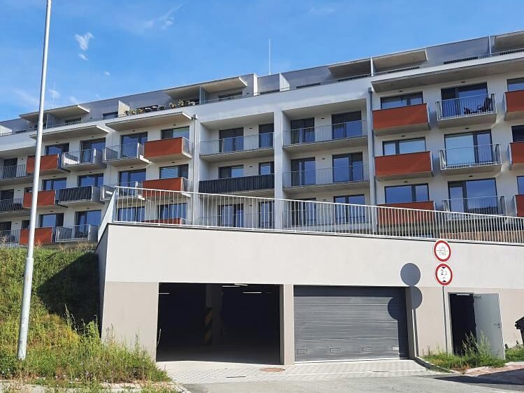 Pronájem garážového stání 21 m² - foto 4