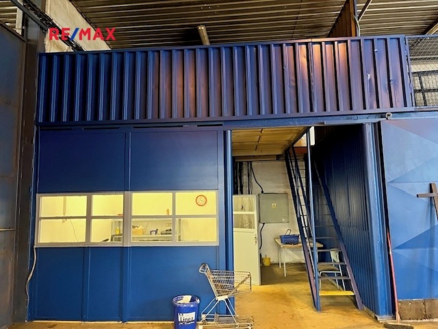 Pronájem specifického typu nemovitosti 300 m² - foto 8