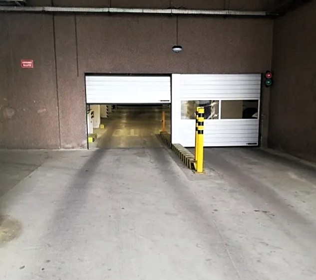 Pronájem garážového stání 17 m² - foto 2