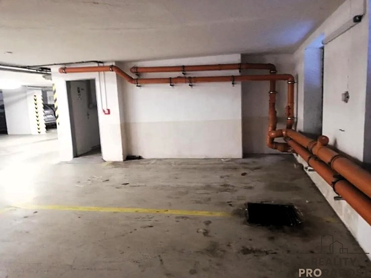 Pronájem garážového stání 17 m² - foto 5