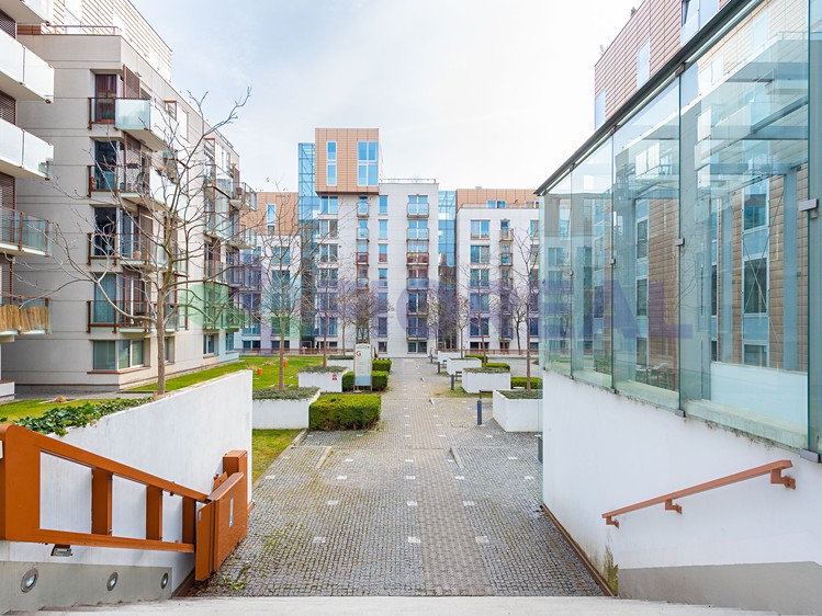 Pronájem garážového stání 18 m² - foto 2