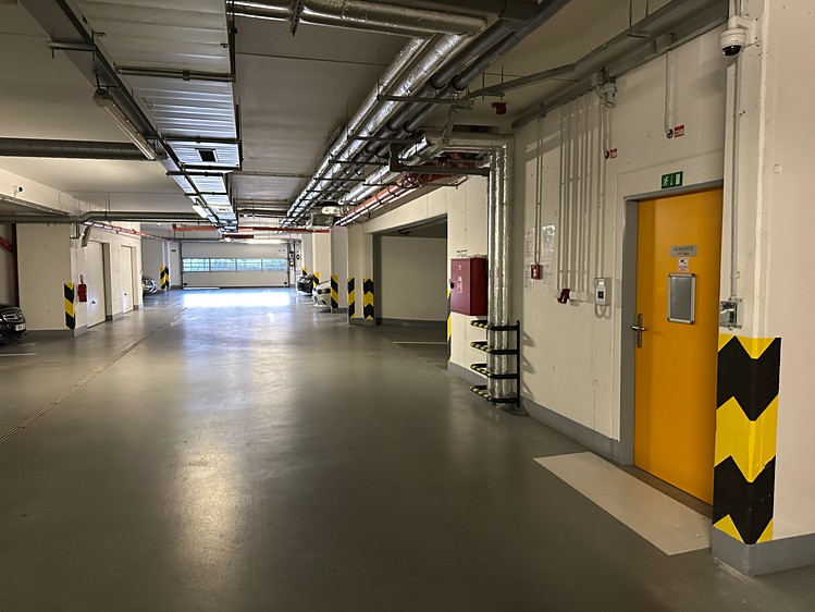 Pronájem garážového stání 16 m² - foto 2