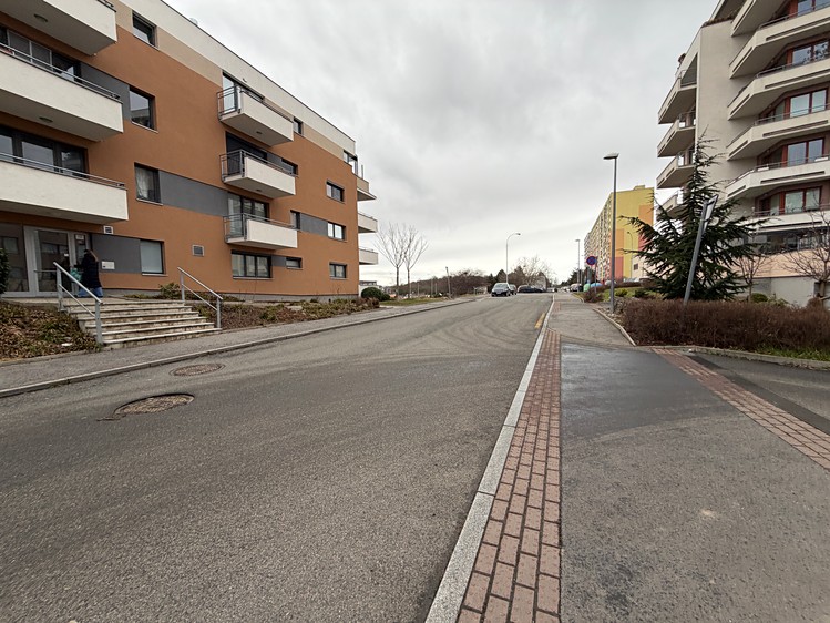 Pronájem garážového stání 16 m² - foto 4