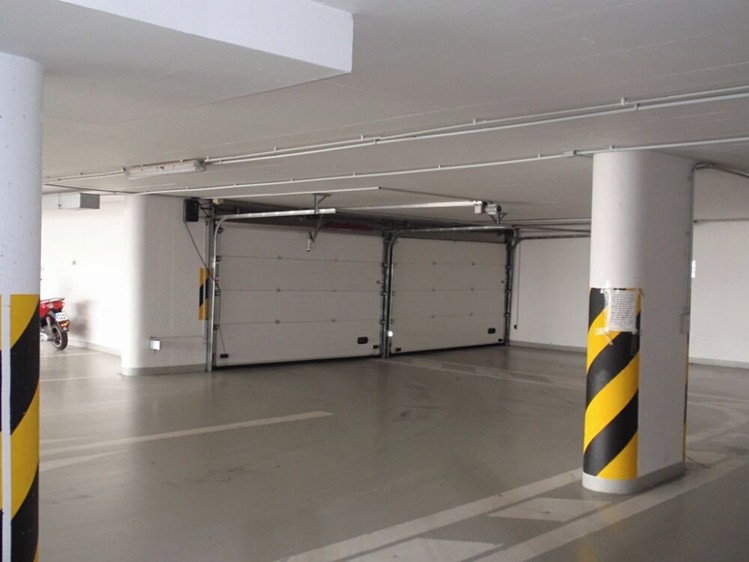 Pronájem garážového stání 12 m² - foto 4