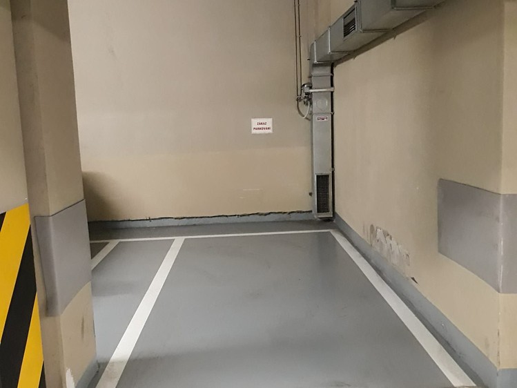 Pronájem garáže 12 m² - foto 1