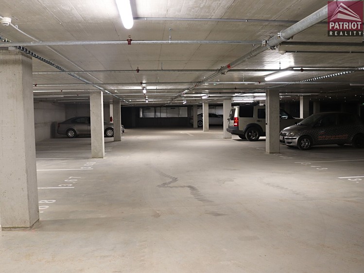 Pronájem garážového stání 13 m² - foto 3