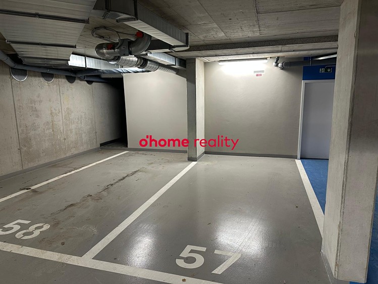 Pronájem garážového stání 13 m² - foto 1