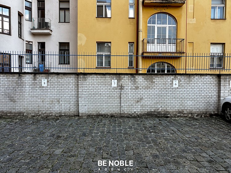 Pronájem garážového stání 20 m² - foto 3