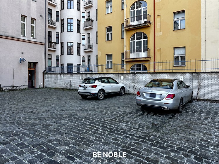 Pronájem garážového stání 20 m² - foto 4