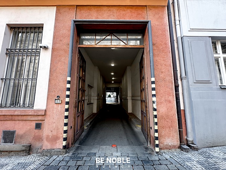 Pronájem garážového stání 20 m² - foto 6