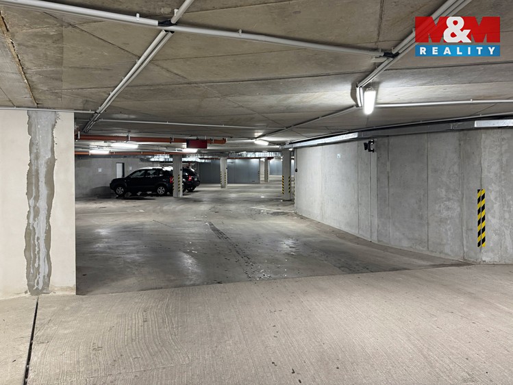 Pronájem garážového stání 18 m² - foto 3