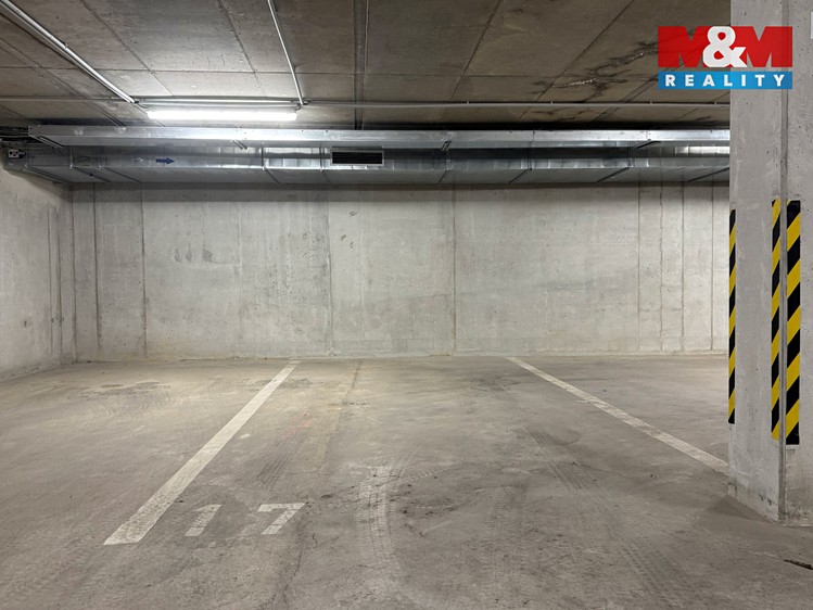 Pronájem garážového stání 18 m² - foto 4