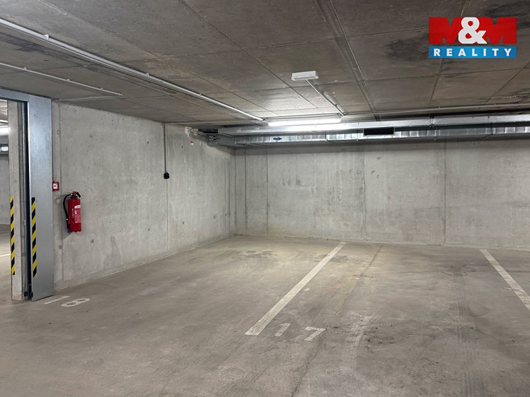 Pronájem garážového stání 18 m² - foto 2