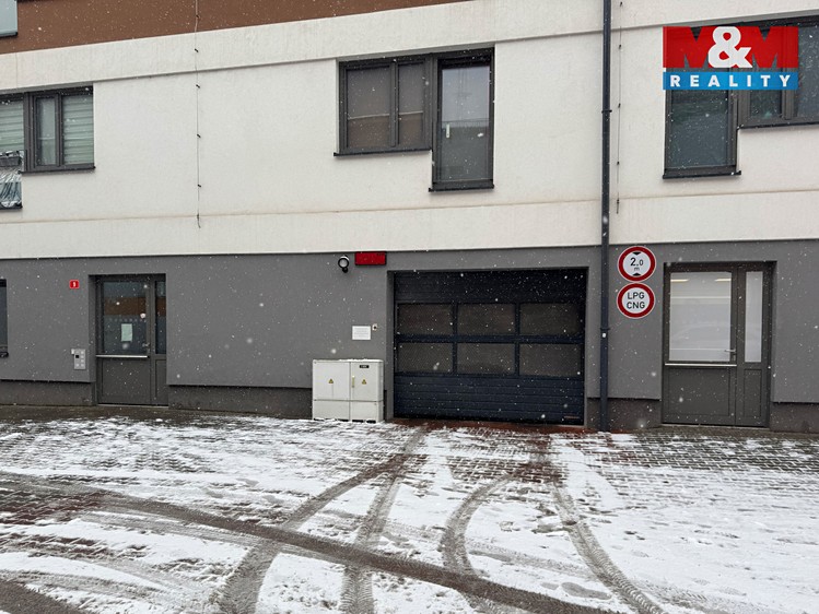 Pronájem garážového stání 18 m² - foto 7