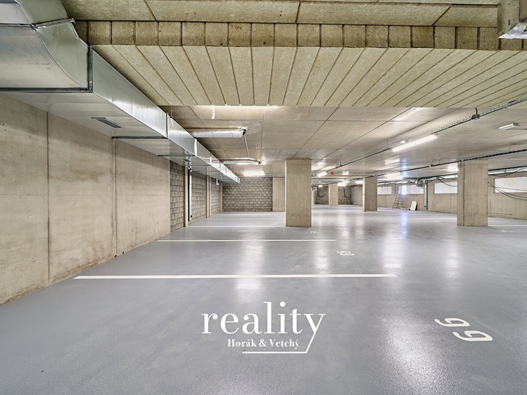 Pronájem garážového stání 18 m² - foto 5