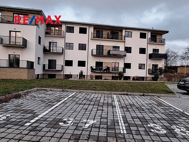 Pronájem garážového stání 15 m² - foto 5