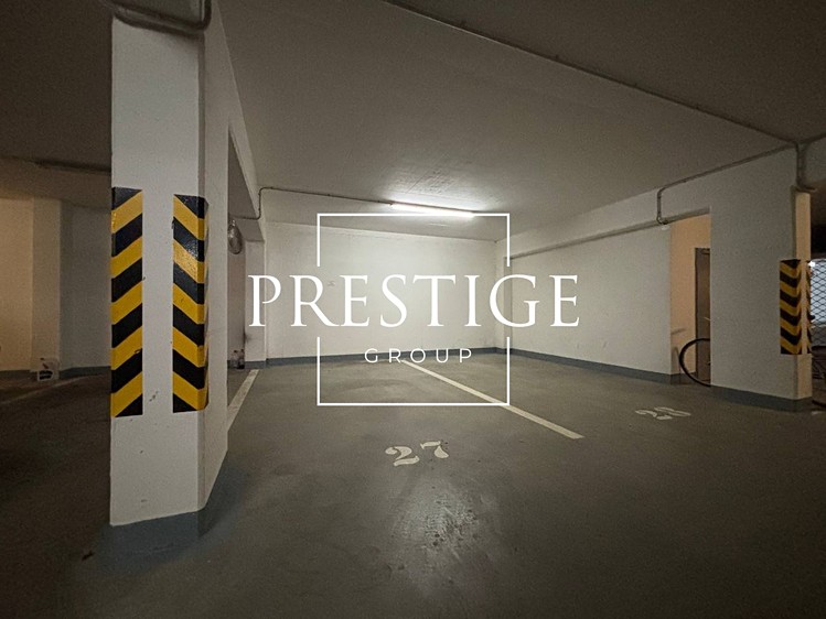 Pronájem garážového stání 12 m² - foto 1