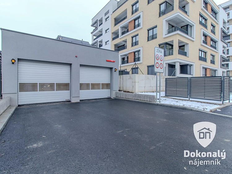 Pronájem garážového stání 15 m² - foto 6