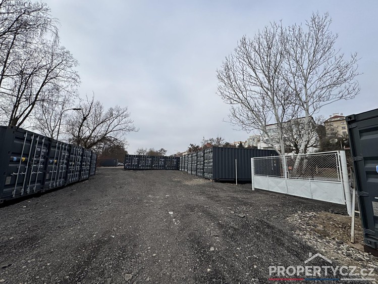 Pronájem garážového stání 15 m² - foto 4