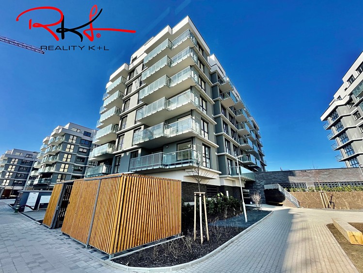 Pronájem garážového stání 15 m² - foto 4