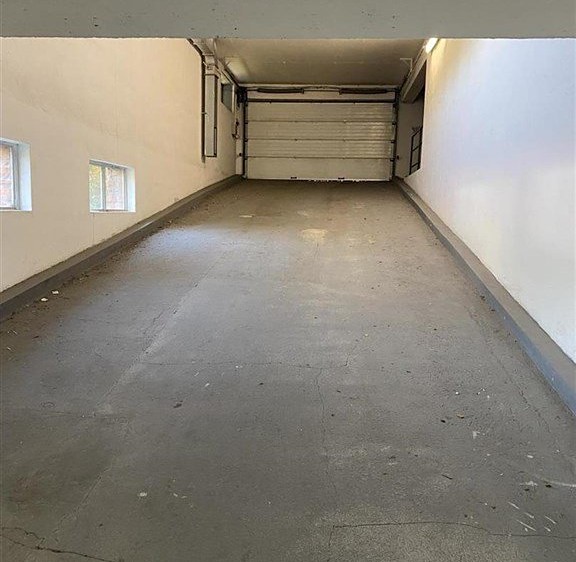 Pronájem garážového stání 15 m² - foto 3