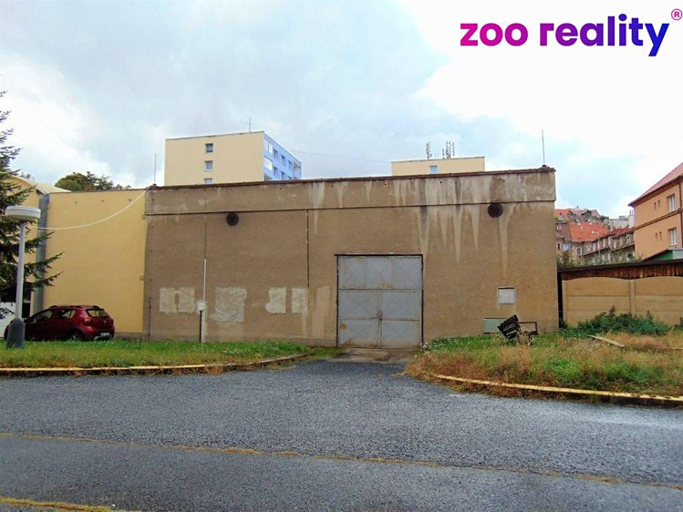 Pronájem garážového stání 25 m² - foto 1
