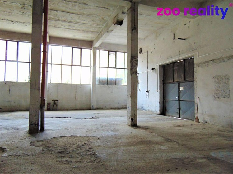 Pronájem garážového stání 25 m² - foto 3