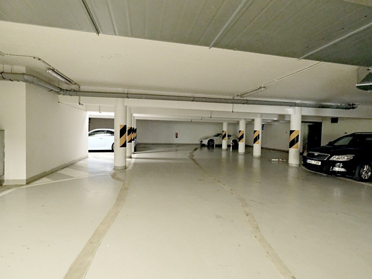 Pronájem garážového stání 13 m² - foto 3