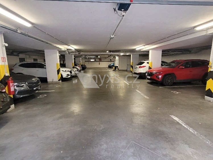 Pronájem garážového stání 12 m² - foto 8