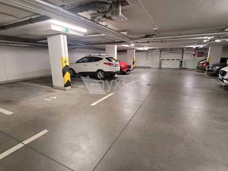 Pronájem garážového stání 12 m² - foto 7