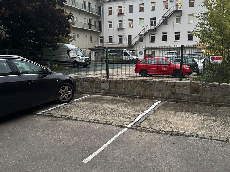 Pronájem garážového stání 15 m² - foto 4