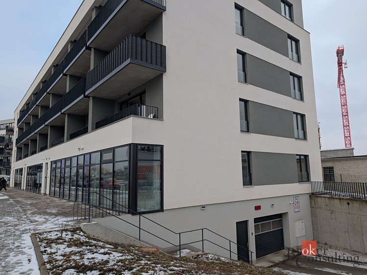 Pronájem garážového stání 12 m² - foto 3