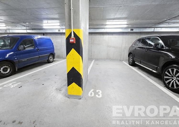 Pronájem garážového stání 13 m² - foto 3
