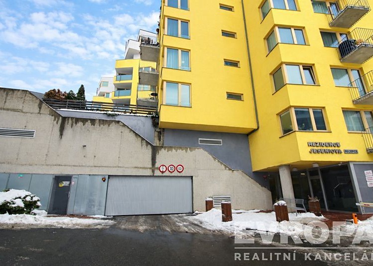 Pronájem garážového stání 13 m² - foto 2