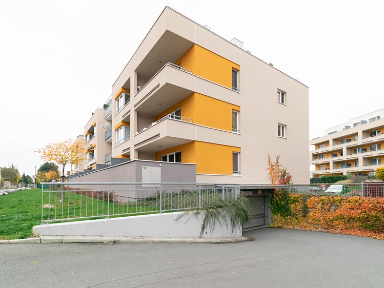 Pronájem garážového stání 12 m² - foto 3