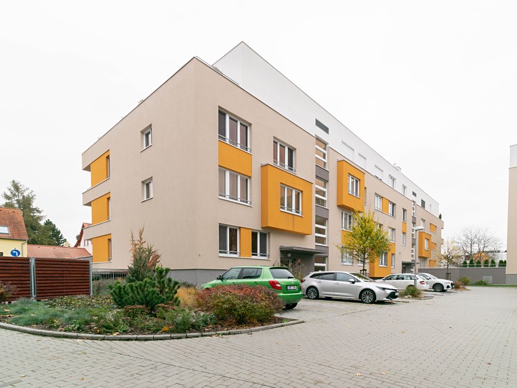 Pronájem garážového stání 12 m² - foto 4