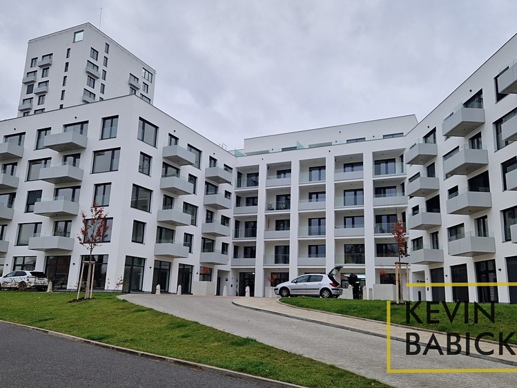 Pronájem garážového stání 13 m² - foto 3