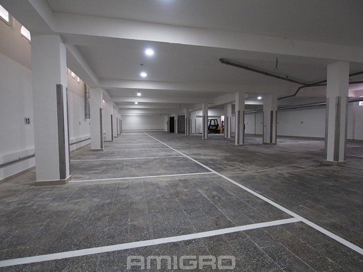Pronájem garážového stání 20 m² - foto 1