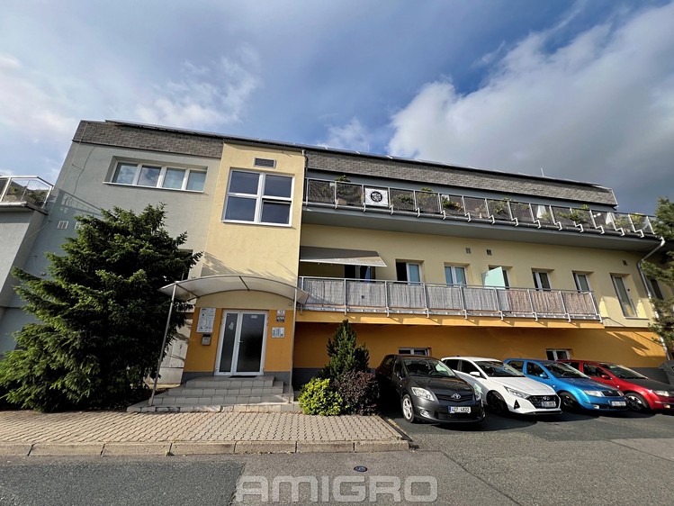 Pronájem garážového stání 20 m² - foto 2