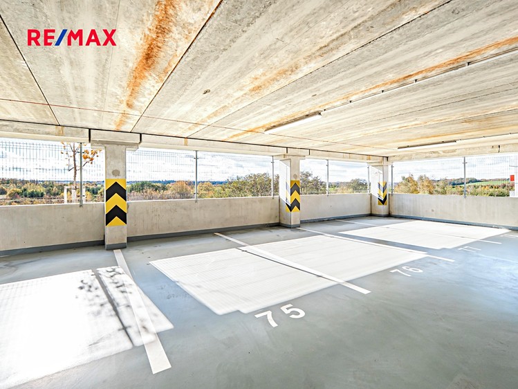 Pronájem garážového stání 12 m² - foto 2