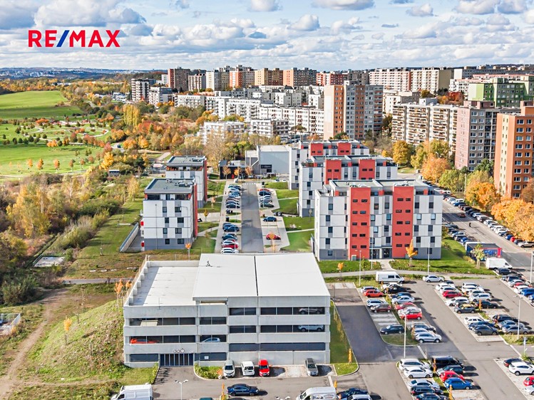 Pronájem garážového stání 12 m² - foto 4