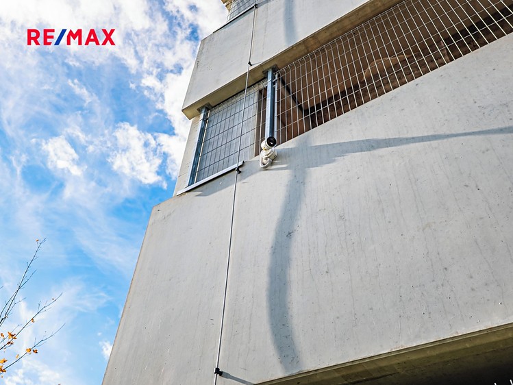 Pronájem garážového stání 12 m² - foto 8