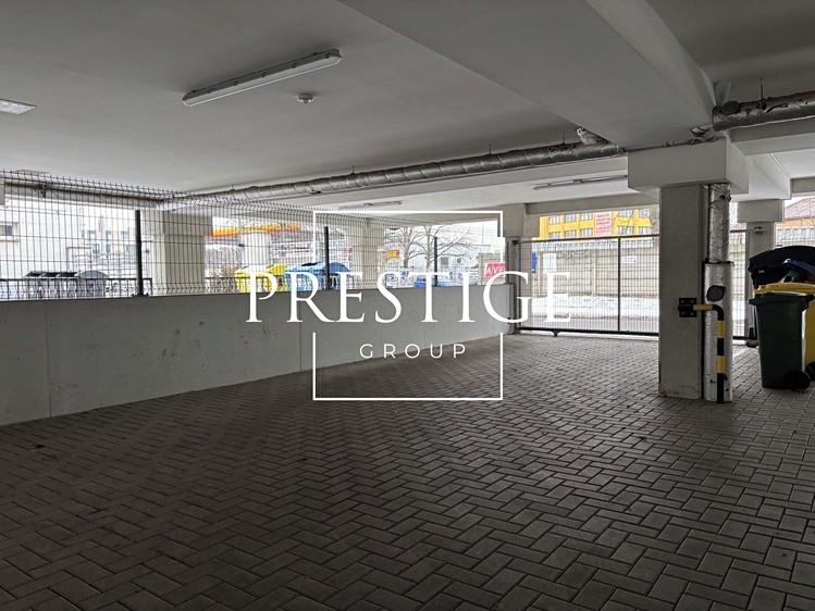 Pronájem garážového stání 12 m² - foto 4