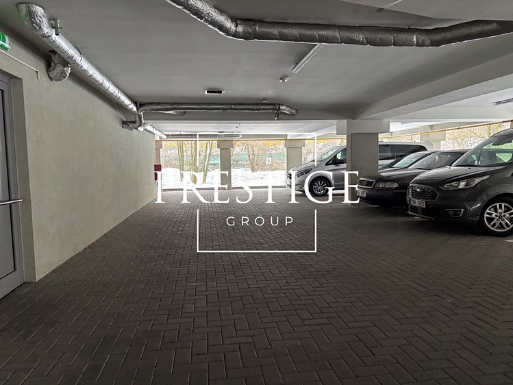 Pronájem garážového stání 12 m² - foto 2