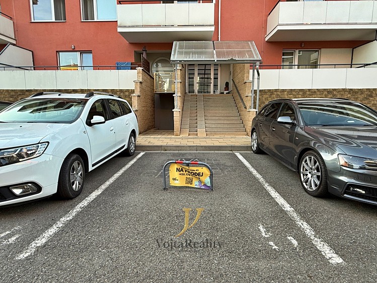 Pronájem garážového stání 13 m² - foto 2